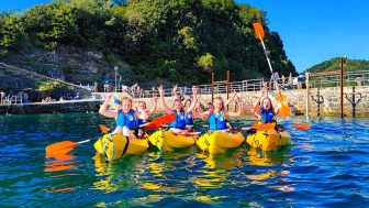 kayaks en isla donostia